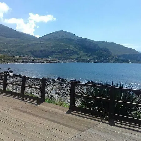 Casa Vacanza -lungomare Barcarello- Affitti Brevi